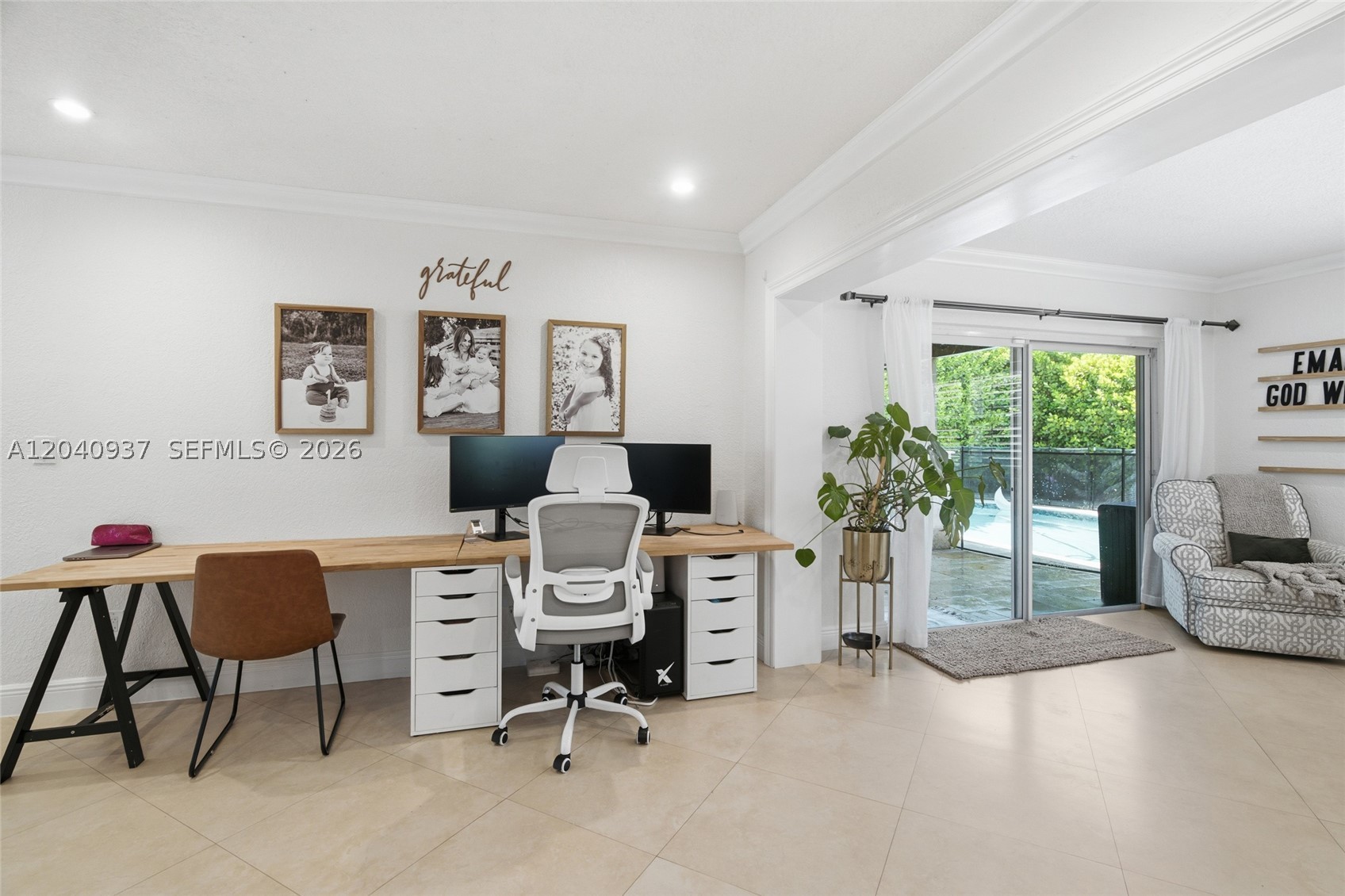 PEMBROKE LAKES SEC 6 - Residential