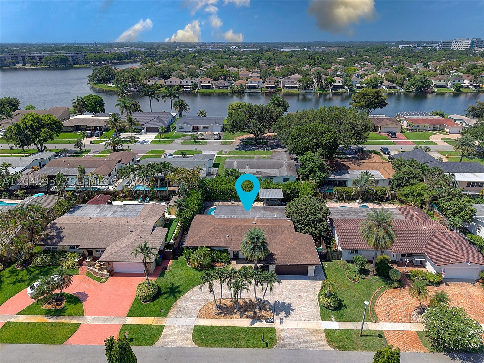 PEMBROKE LAKES SEC 6 - Residential
