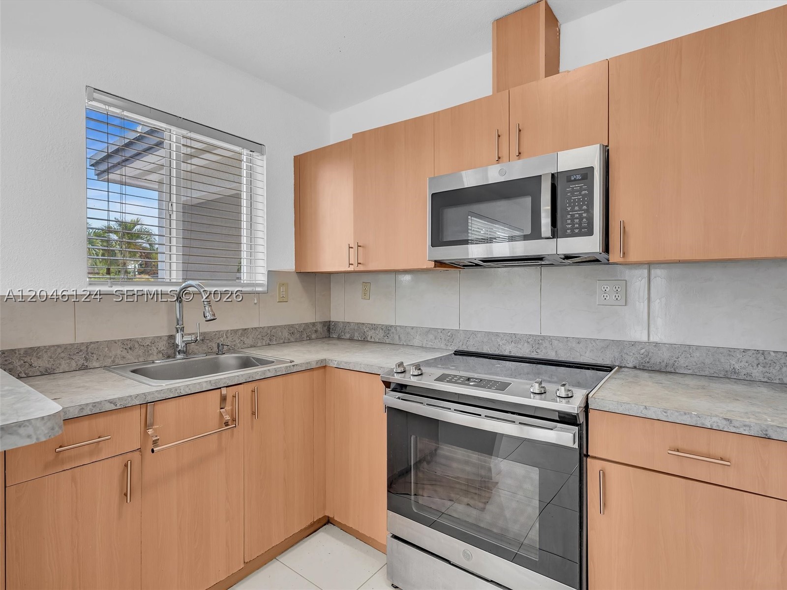 PALM SPRINGS SUB SEC A 4T - Residential Lease
