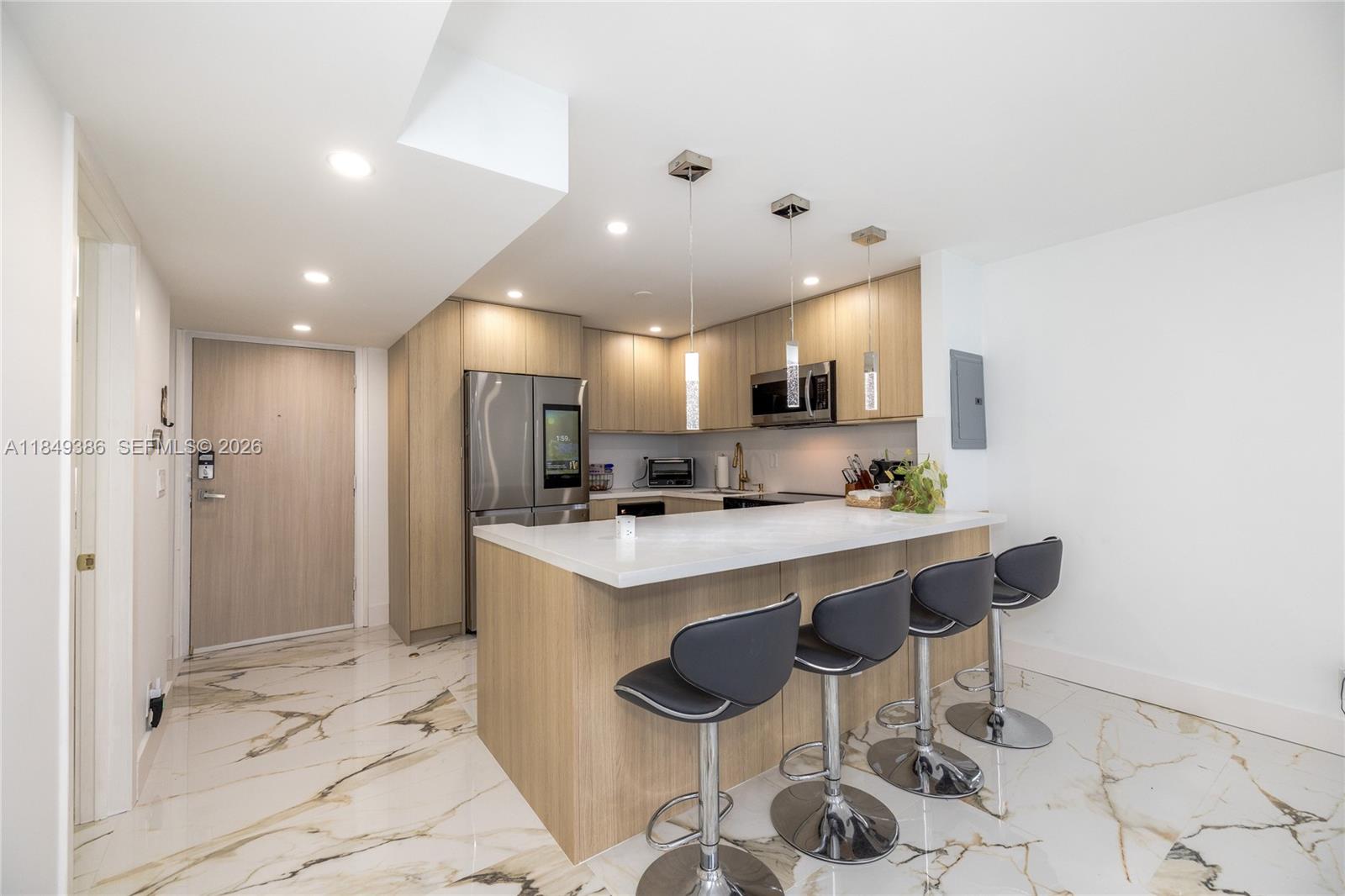 EDGEWATER BEACH TOWERS CO - Residential