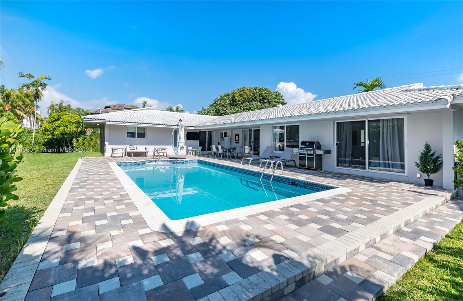 MASHTA ISLAND A REPLAT OF - Residential