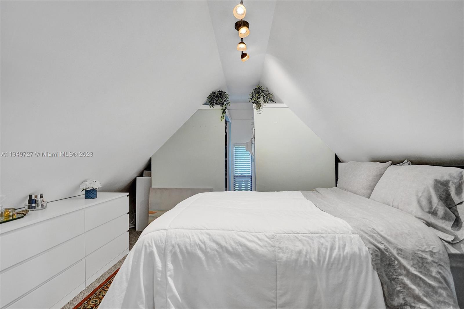 SUNKIST ESTATES A - Residential Lease
