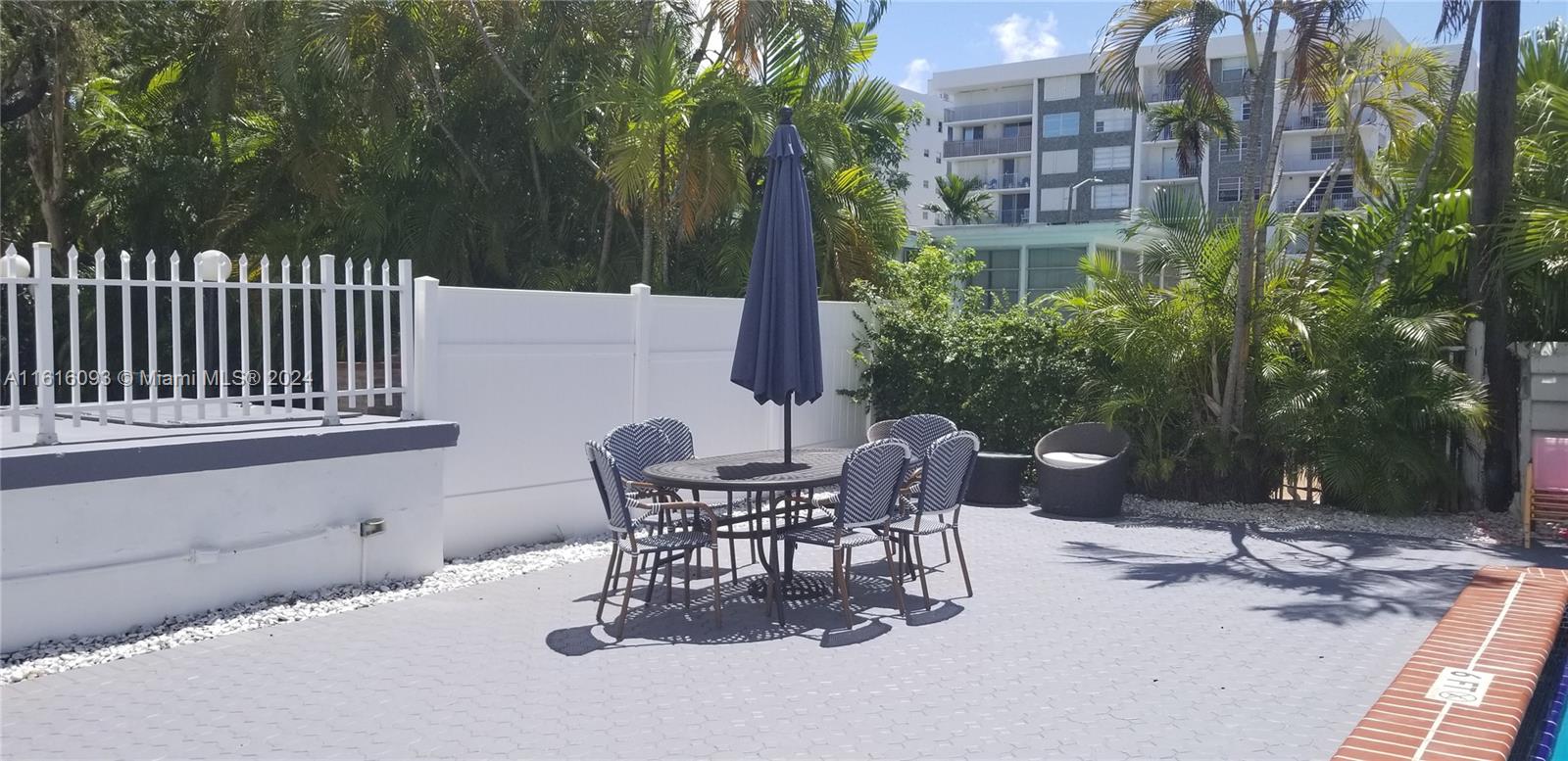 THE VINTAGE CONDO - Residential