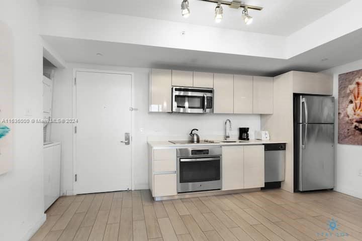 BEACHWALK CONDOMINIUM - Residential