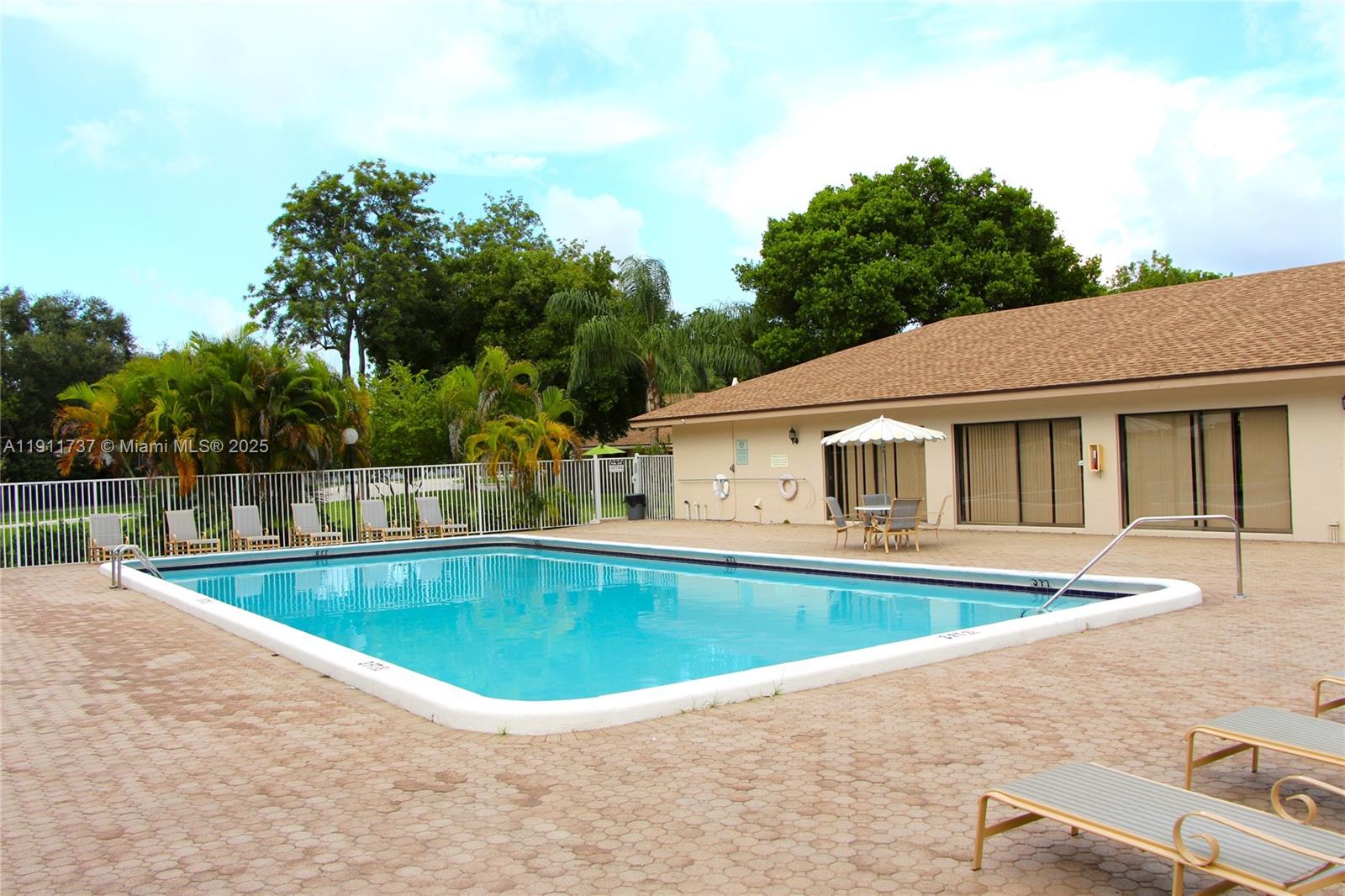 Pines Of Oakland - Residential Lease