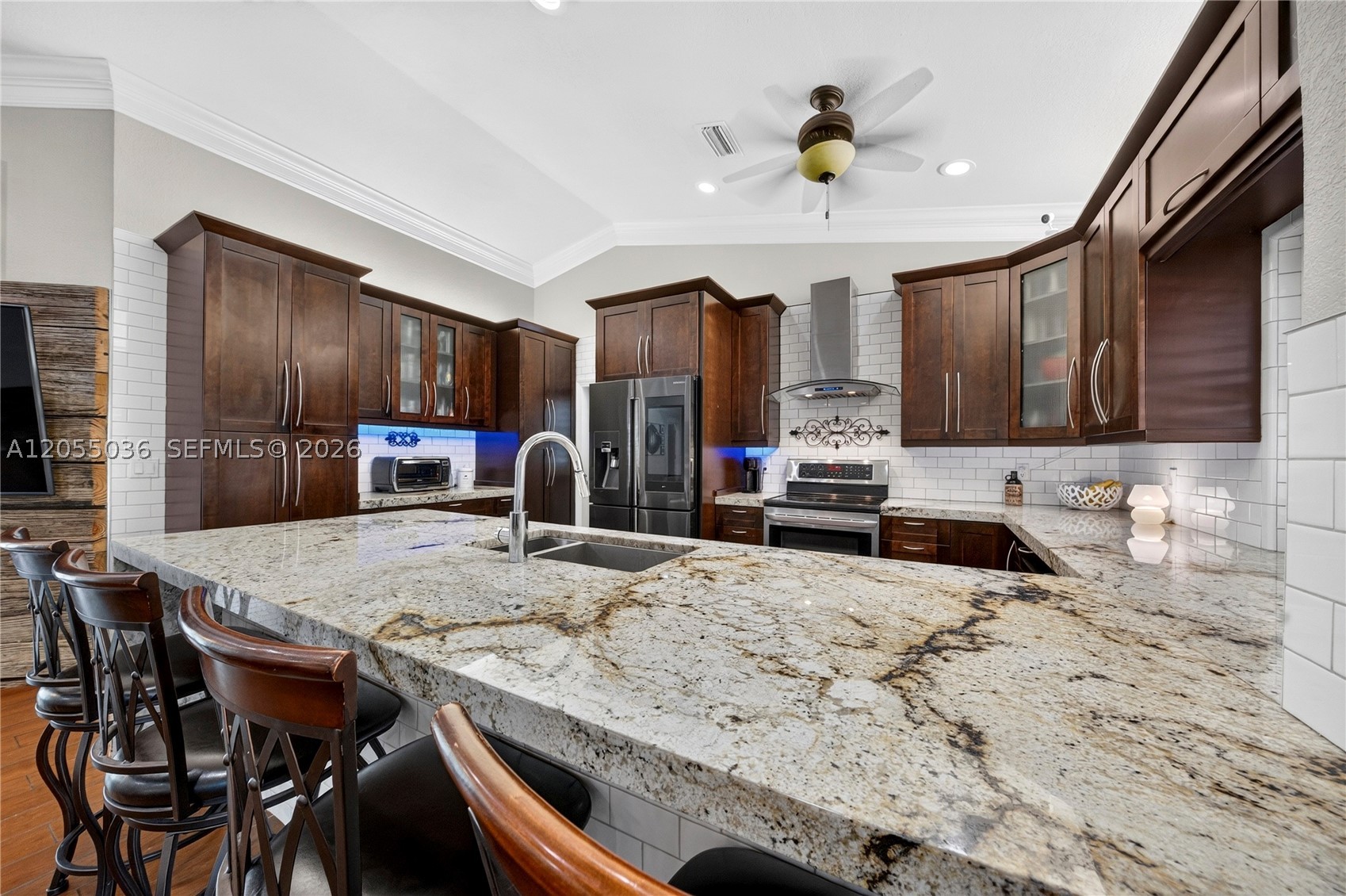 COUNTRY ADDRESS - Residential