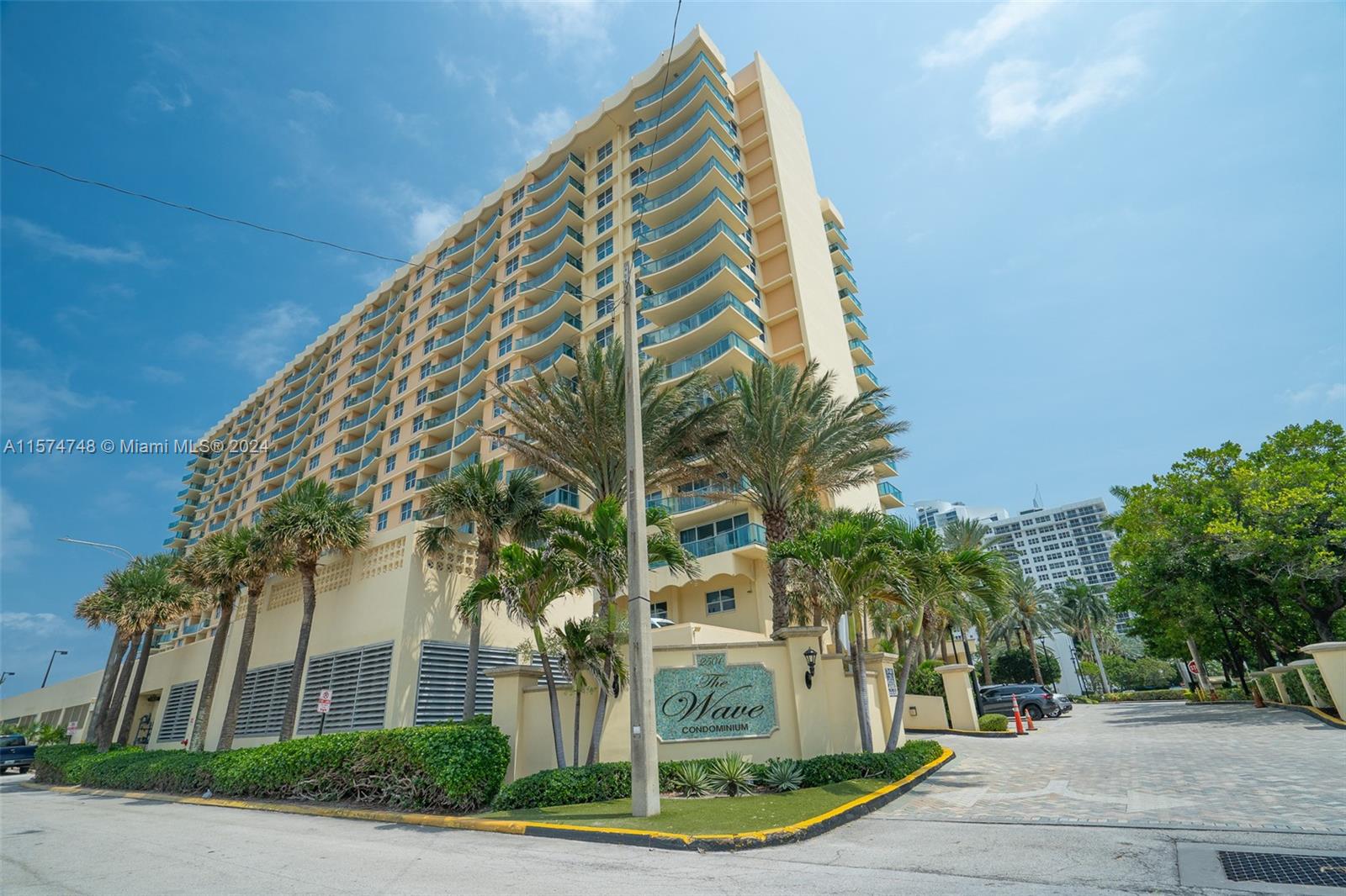 WAVE CONDO - Residential