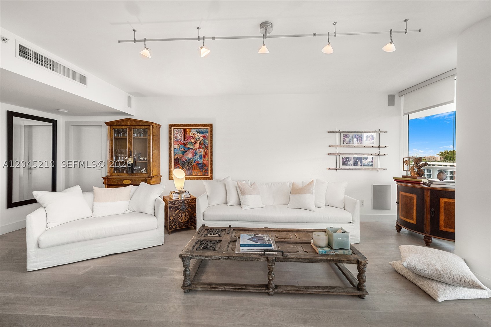 BRISTOL TOWER CONDO - Residential