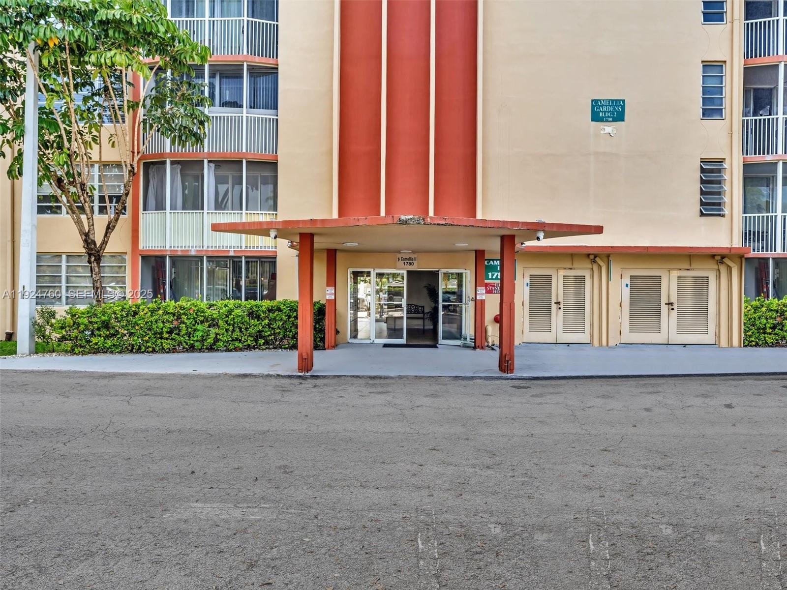 Excellent investment opportunity! This bright and spacious unit is in a prime location, close to everything you need. Featuring a large kitchen and a screened balcony, the unit includes a generously sized bedroom with a big walk-in closet and an en-suite bathroom. There is ample closet space throughout. The gated community offers 24/7 security with a guard at the entrance for controlled access. Maintenance covers water, trash, cable, and internet. The community allows all ages and is pet-friendly. Additional perks include one separate storage unit, one assigned parking space, and plenty of guest parking.