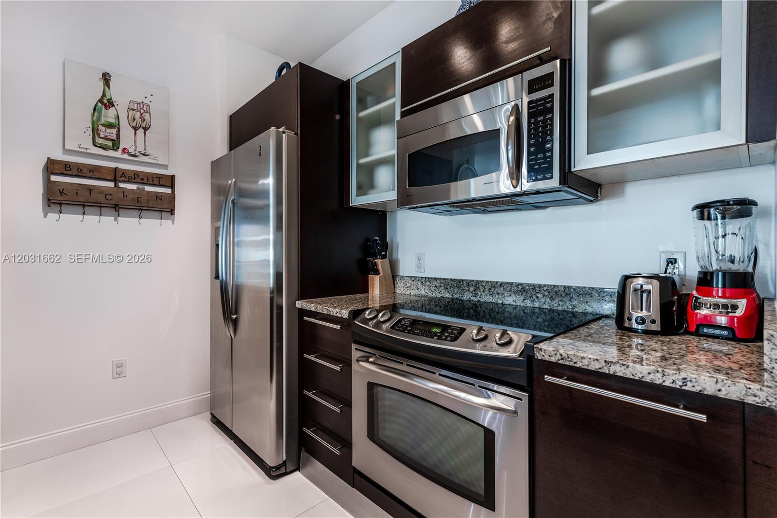 THE PLAZA 901 BRICKELL CO - Residential Lease
