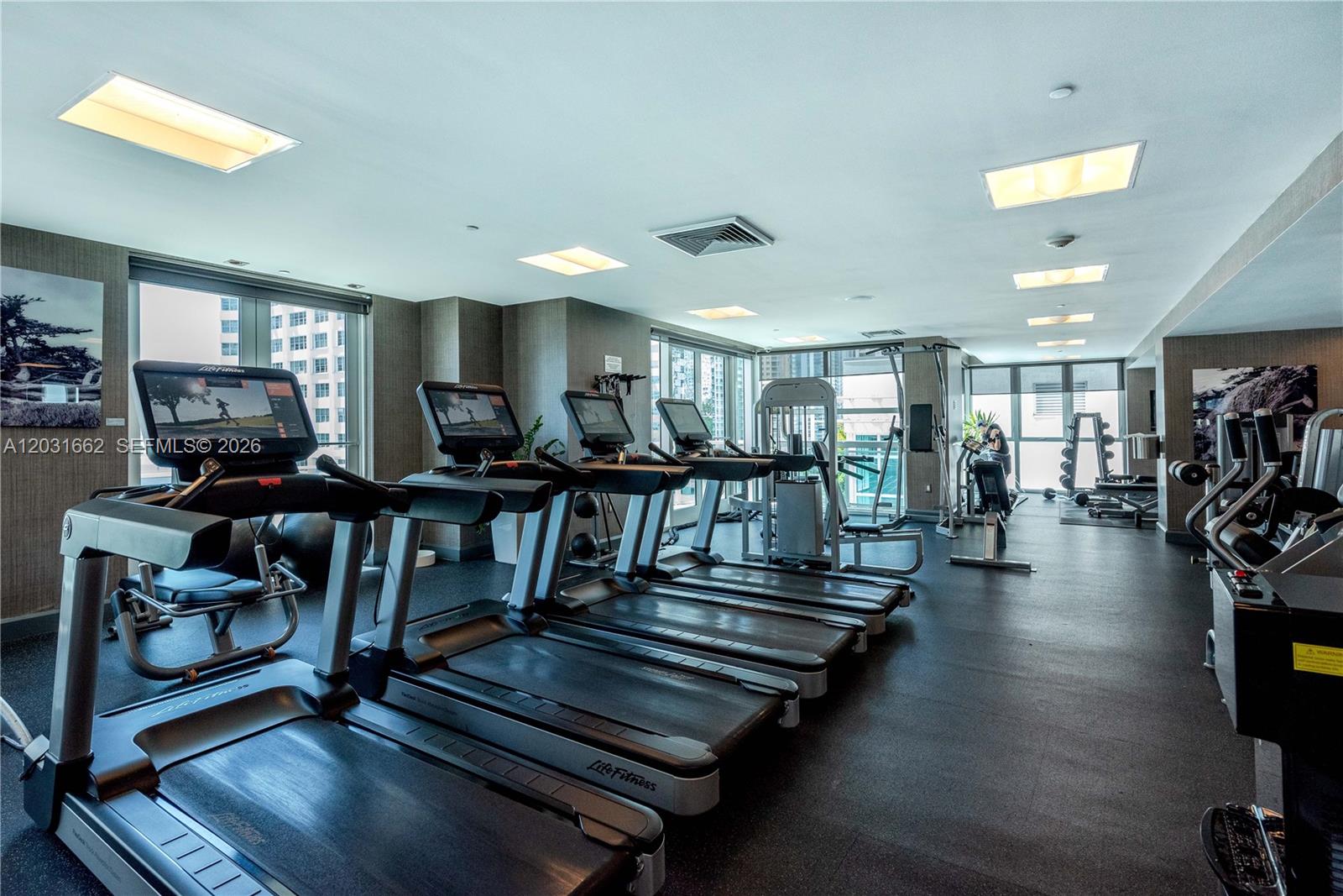 THE PLAZA 901 BRICKELL CO - Residential Lease