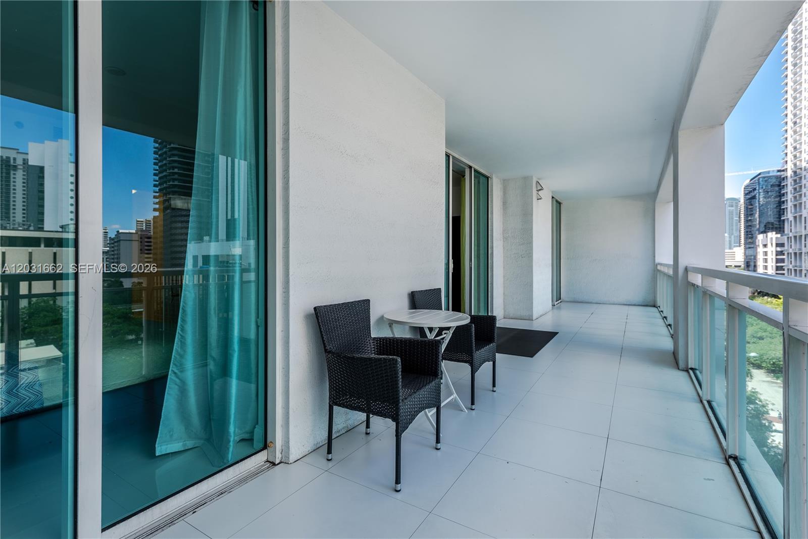 THE PLAZA 901 BRICKELL CO - Residential Lease