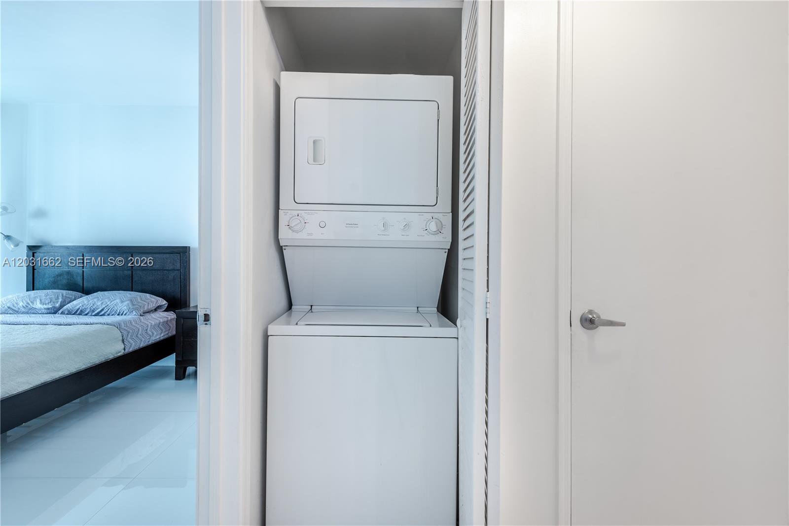 THE PLAZA 901 BRICKELL CO - Residential Lease
