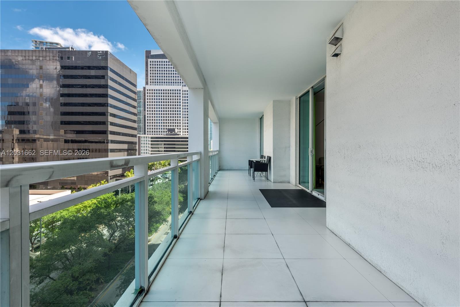 THE PLAZA 901 BRICKELL CO - Residential Lease