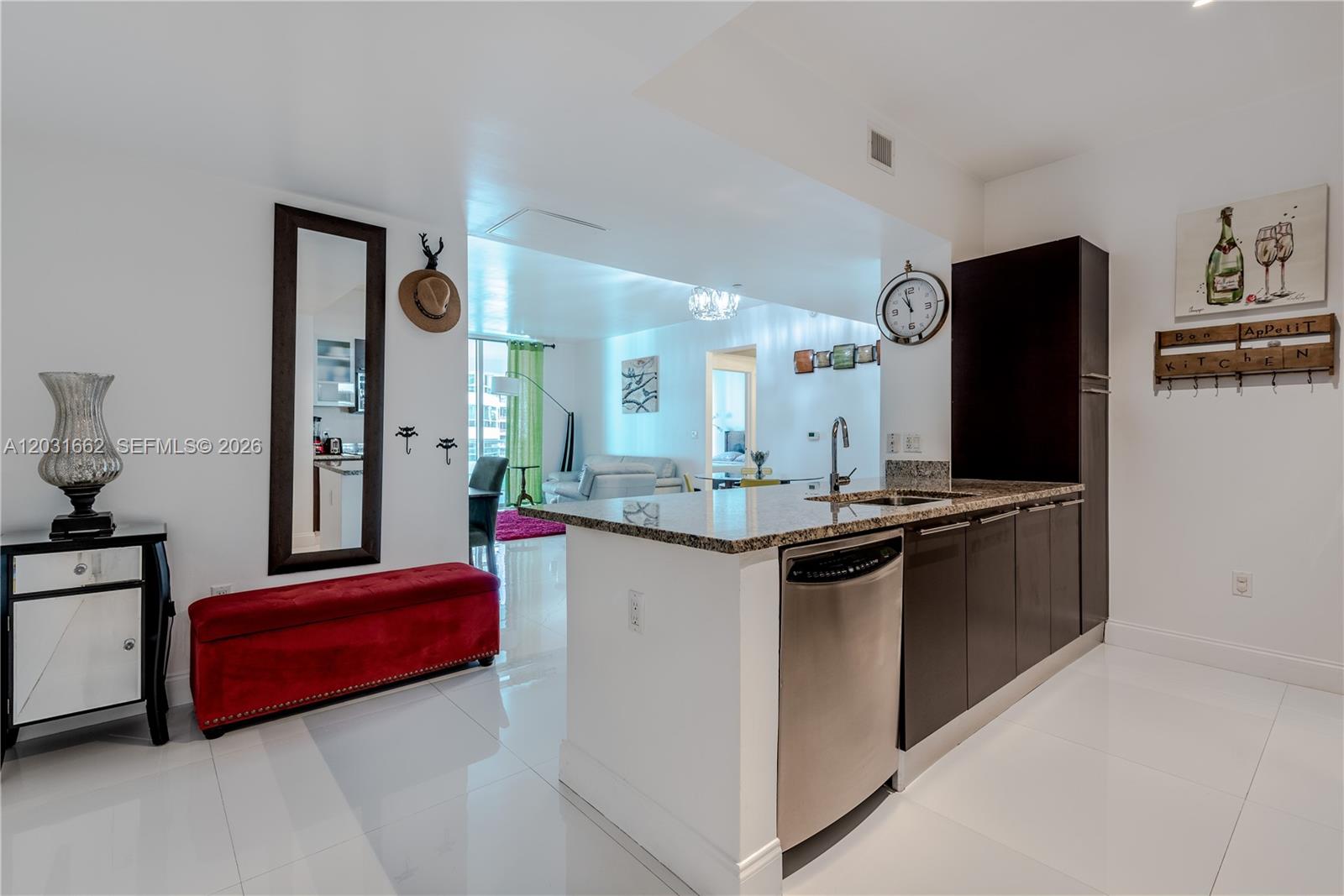 THE PLAZA 901 BRICKELL CO - Residential Lease