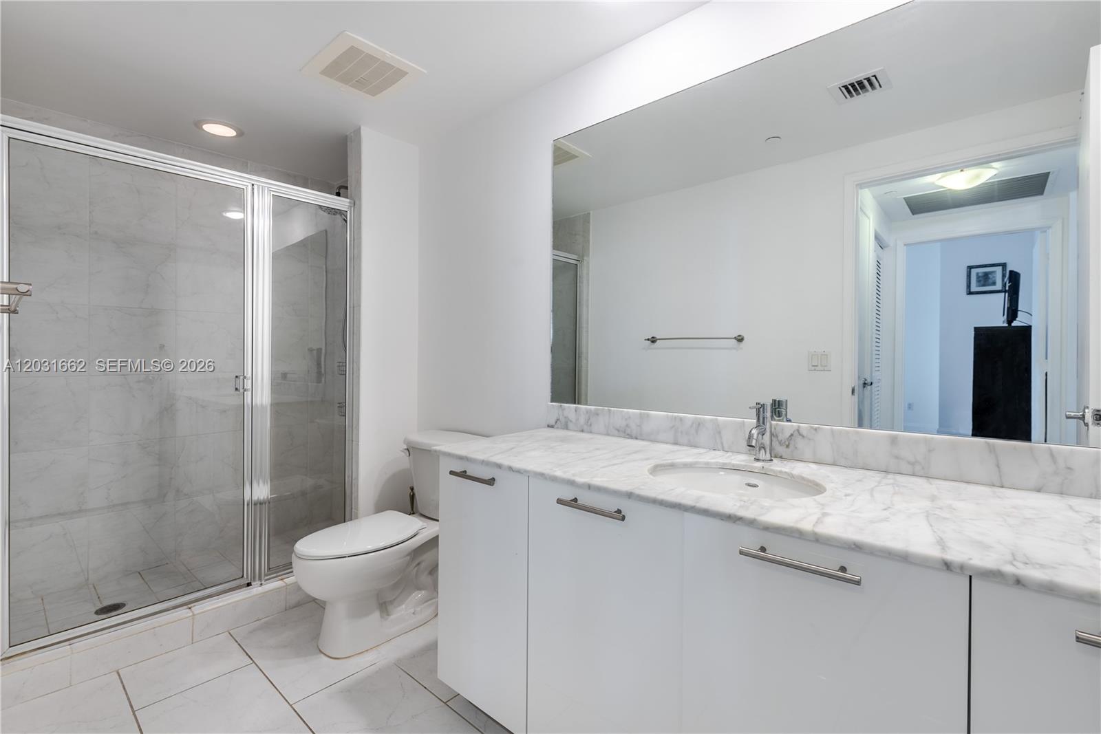 THE PLAZA 901 BRICKELL CO - Residential Lease