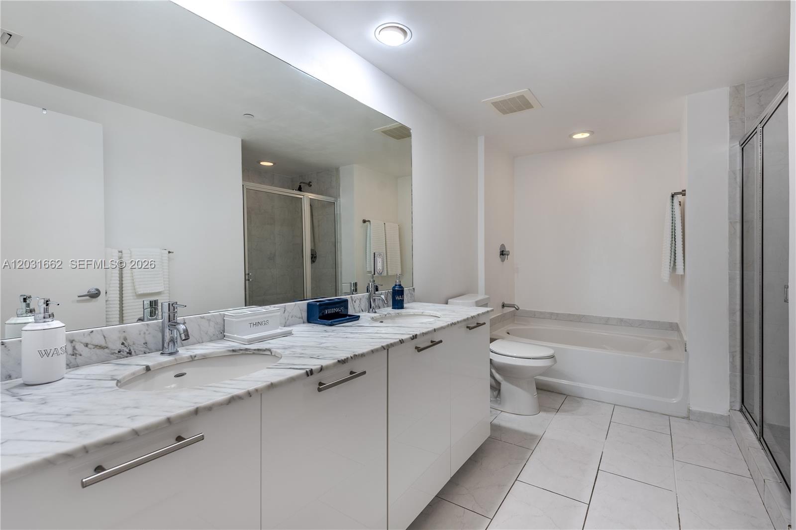 THE PLAZA 901 BRICKELL CO - Residential Lease