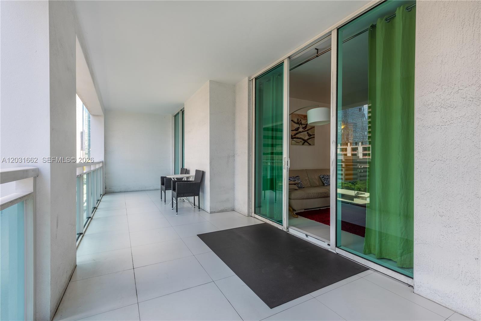 THE PLAZA 901 BRICKELL CO - Residential Lease