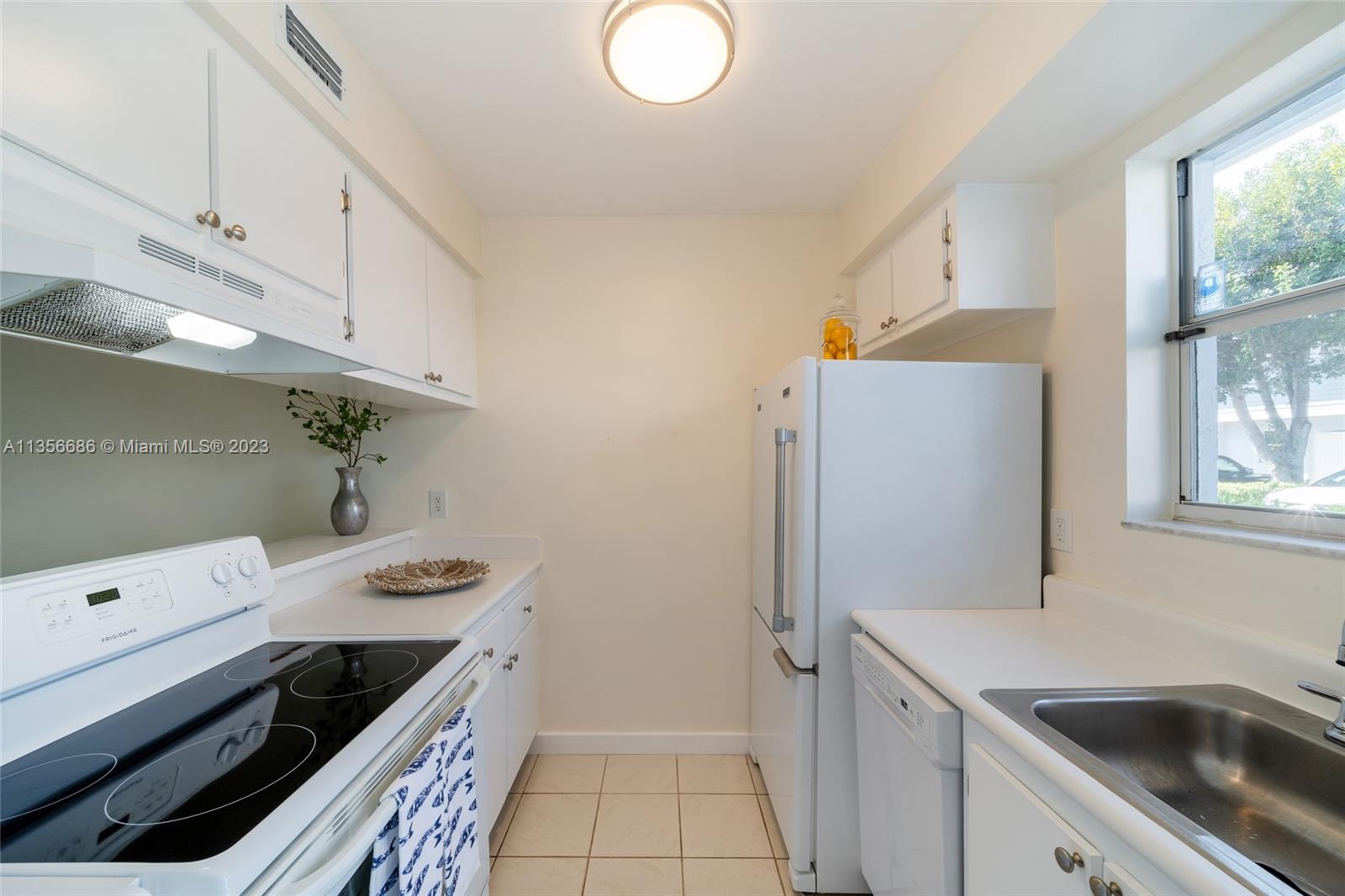 LE PHARE KEY BISCAYNE CON - Residential