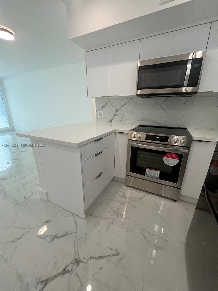 ALEXANDER TOWERS CONDO - Residential