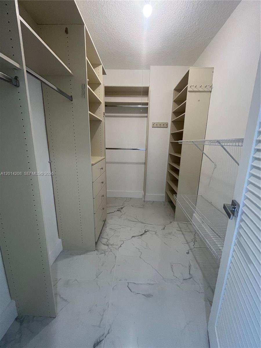 ALEXANDER TOWERS CONDO - Residential