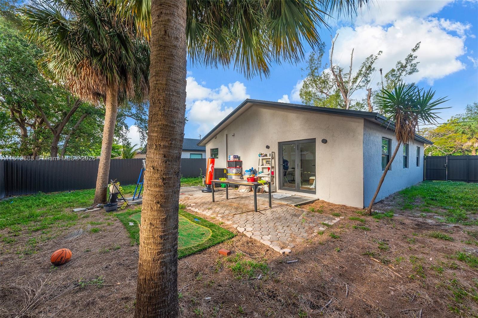 HALLANDALE PARK NO 3 - Land