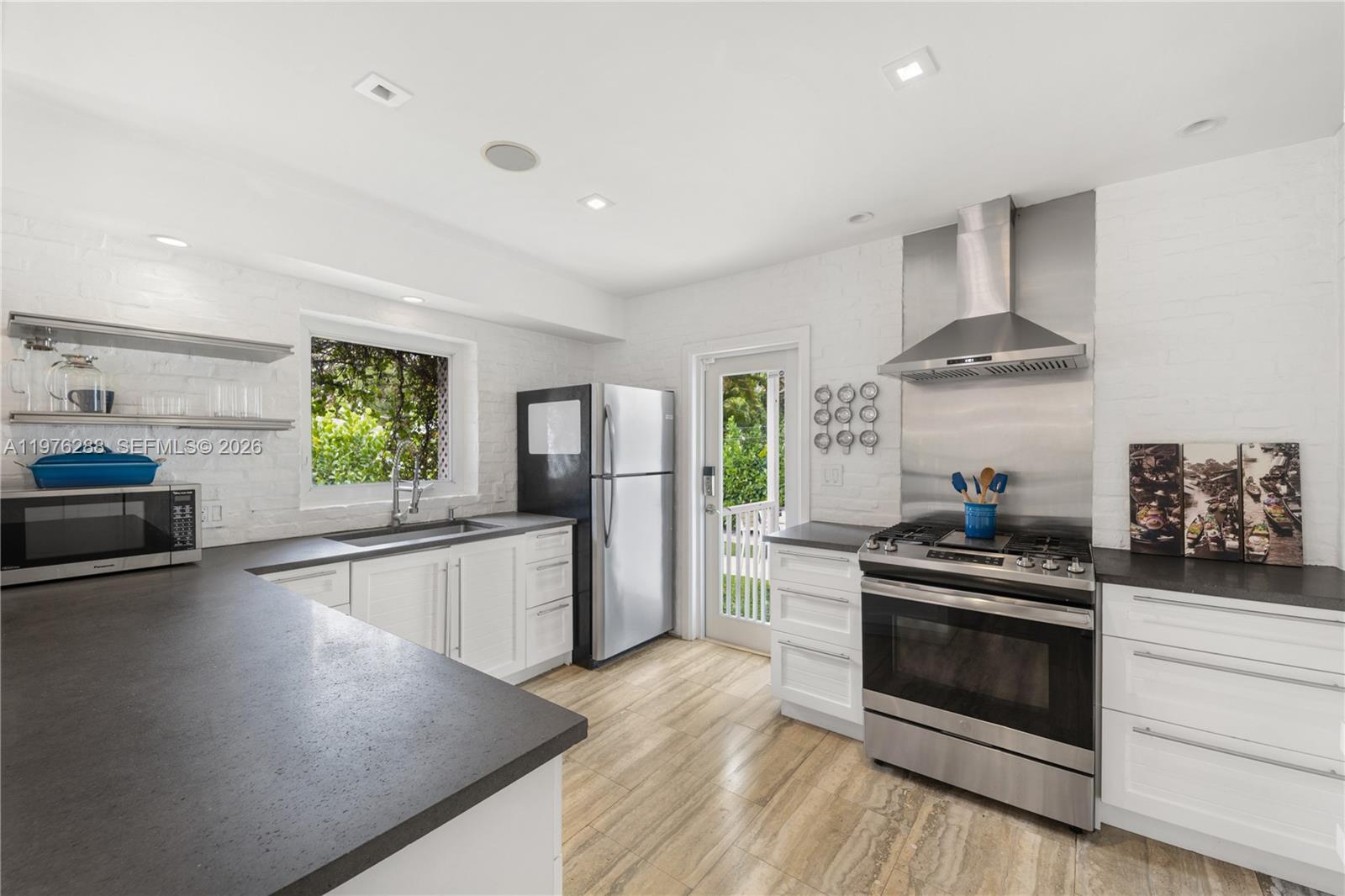 REV PL MIAMI SHORES SEC 8 - Residential
