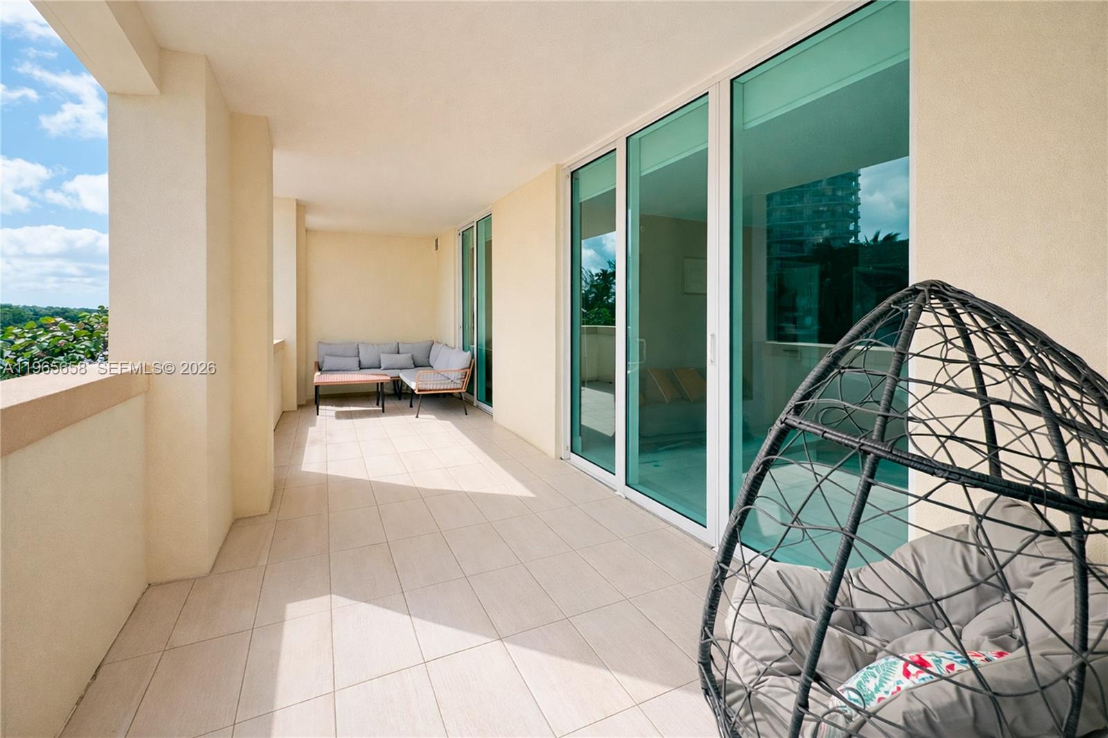 ST TROPEZ ON THE BAY III - Residential
