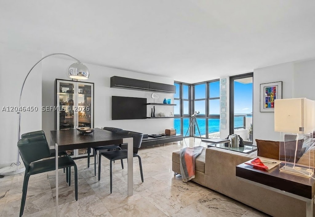 CLUB ATLANTIS CONDO - Residential