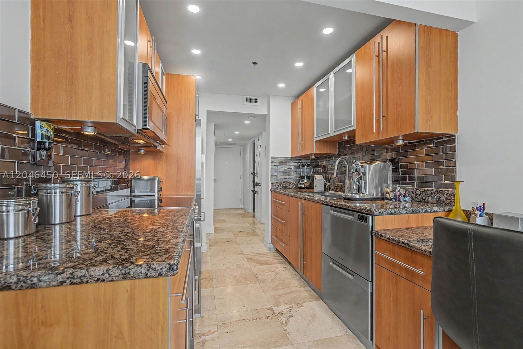 CLUB ATLANTIS CONDO - Residential