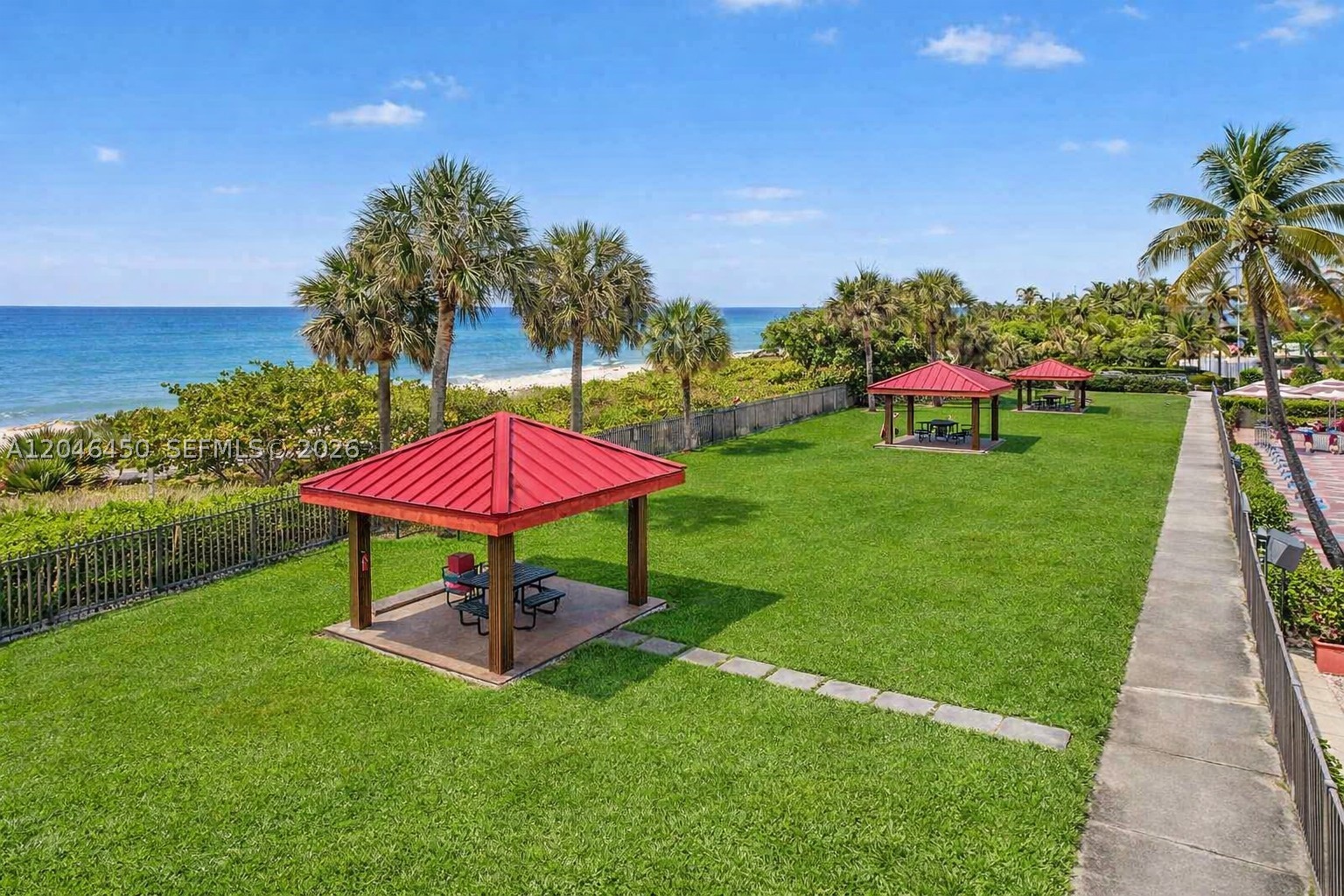 CLUB ATLANTIS CONDO - Residential
