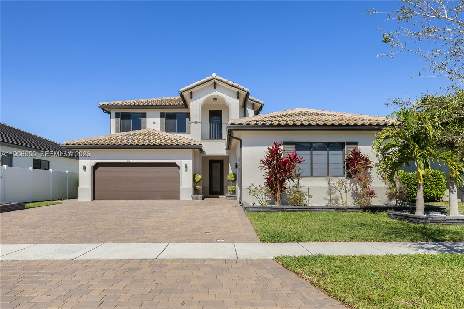 TUSCAN ISLES - Residential