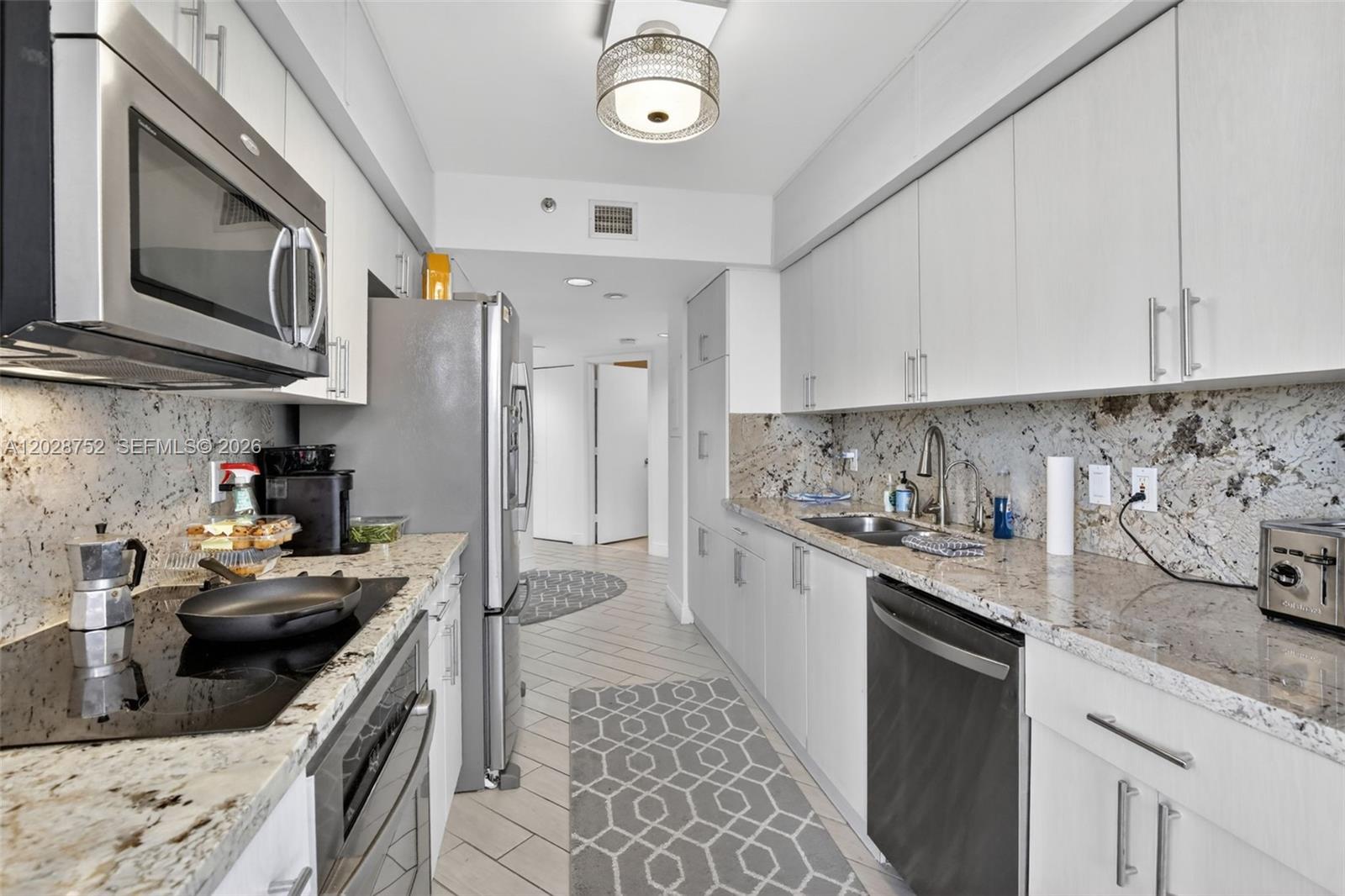 1000 ISL BLVD WILLIAMS IS - Residential