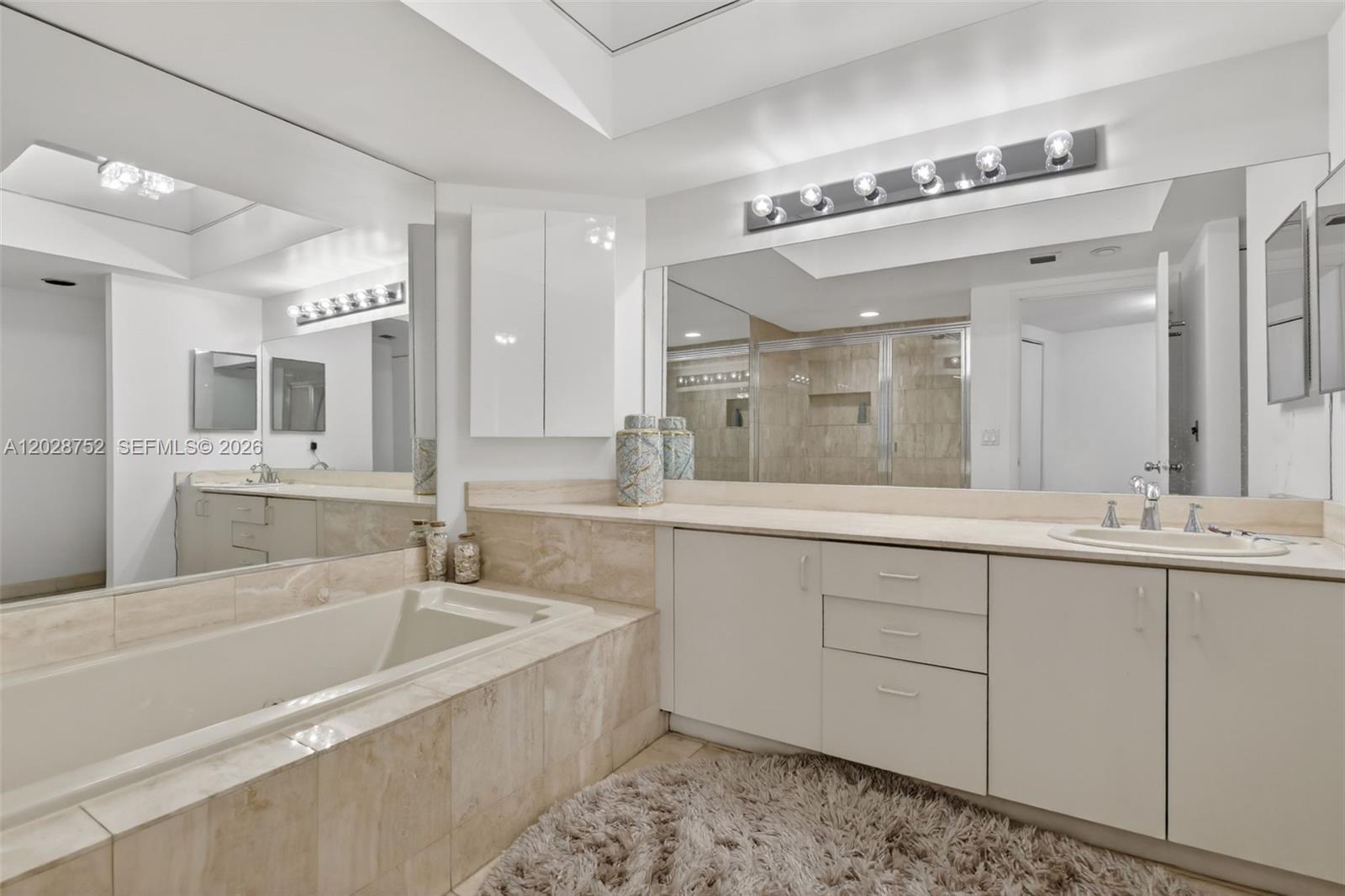 1000 ISL BLVD WILLIAMS IS - Residential