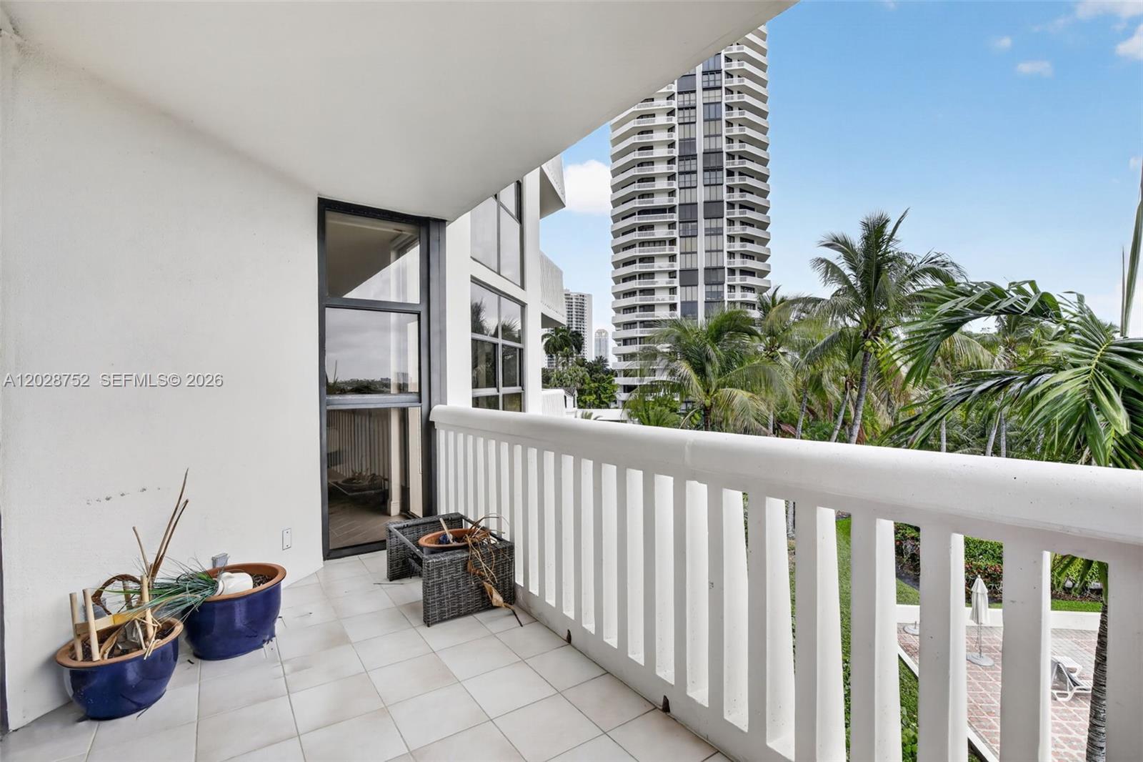 1000 ISL BLVD WILLIAMS IS - Residential