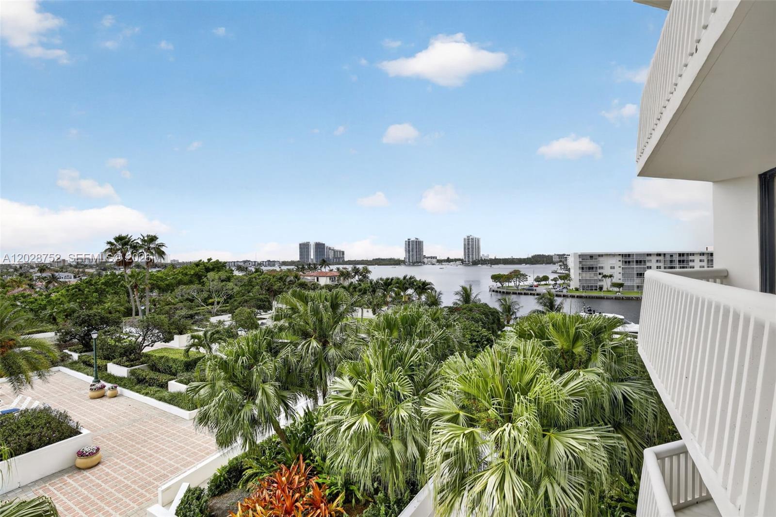 1000 ISL BLVD WILLIAMS IS - Residential