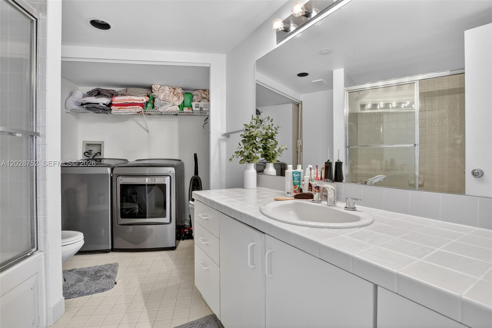 1000 ISL BLVD WILLIAMS IS - Residential