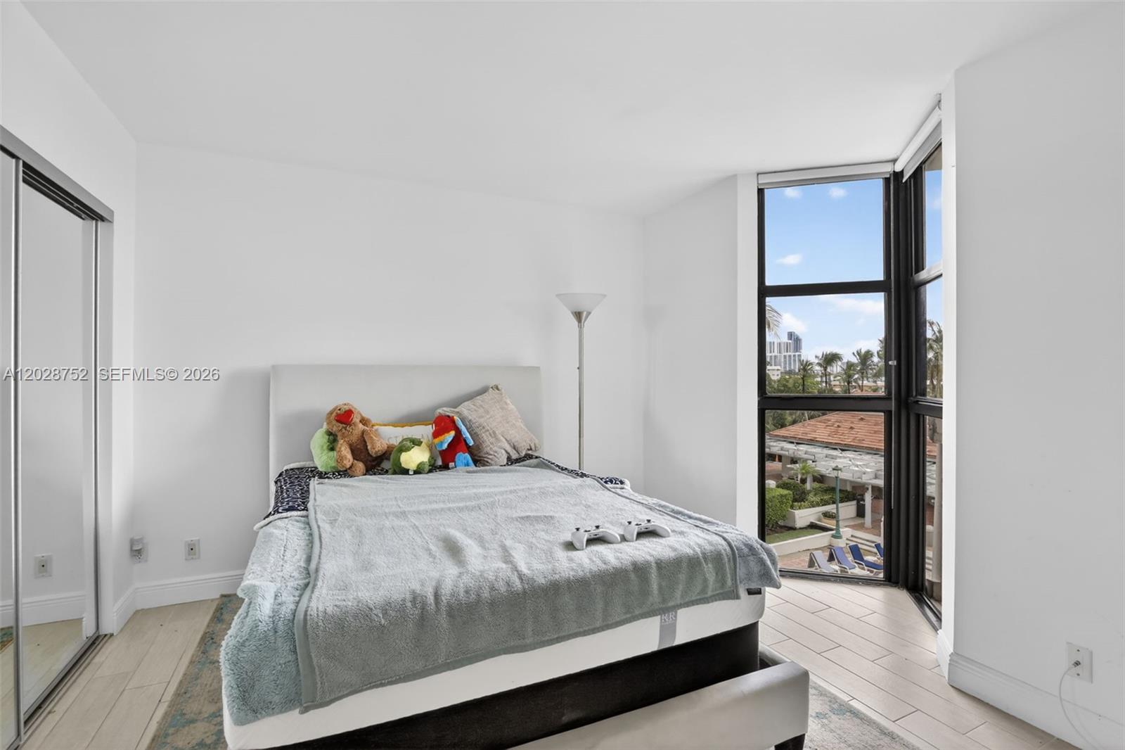 1000 ISL BLVD WILLIAMS IS - Residential