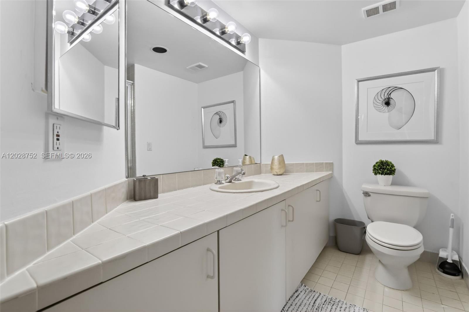 1000 ISL BLVD WILLIAMS IS - Residential