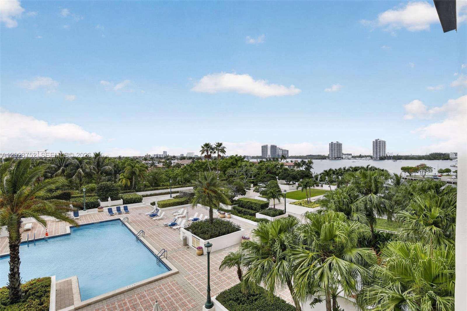 1000 ISL BLVD WILLIAMS IS - Residential