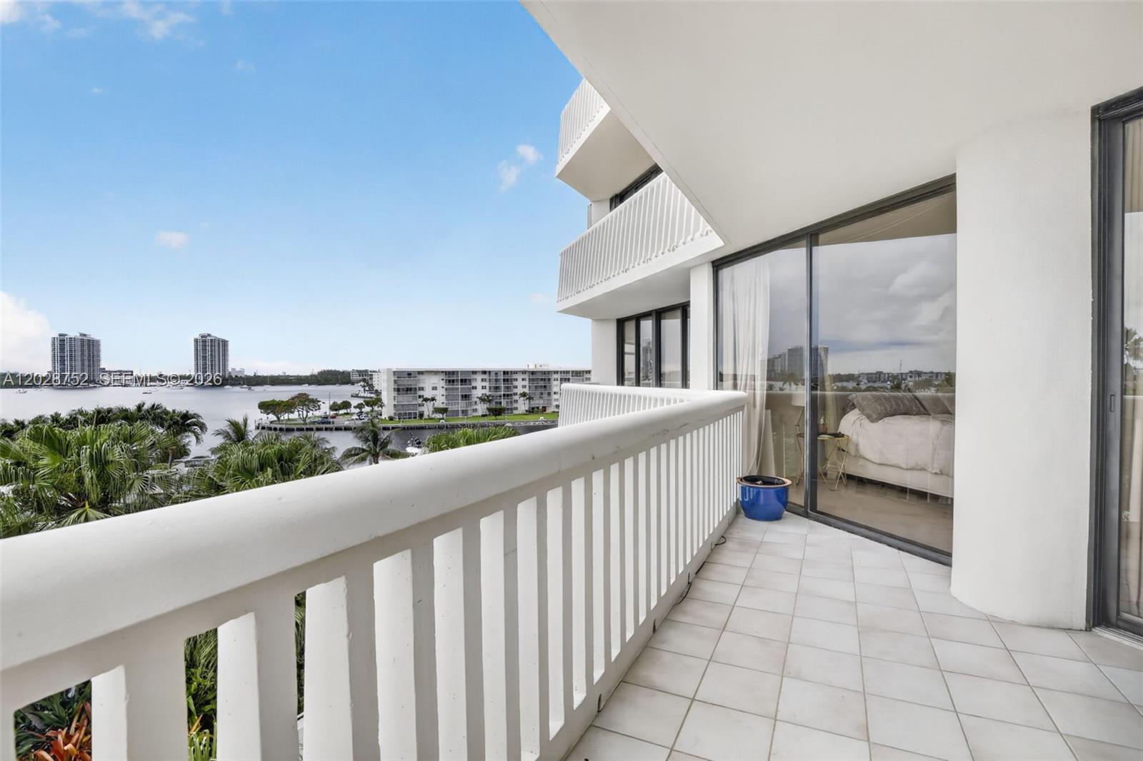 1000 ISL BLVD WILLIAMS IS - Residential