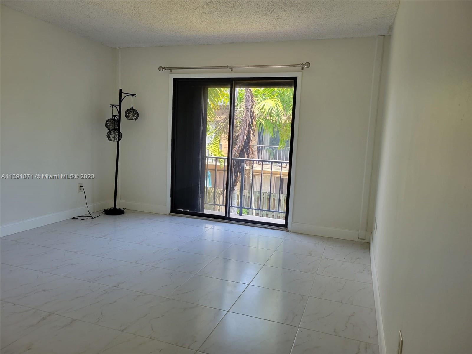 CORAL REEF TOWNHOUSES CON - Residential Lease