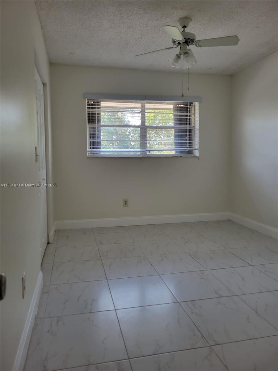 CORAL REEF TOWNHOUSES CON - Residential Lease