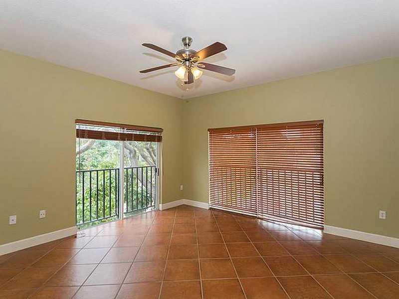 BRICKELL OAKS TOWNHOUSE C - Residential Lease