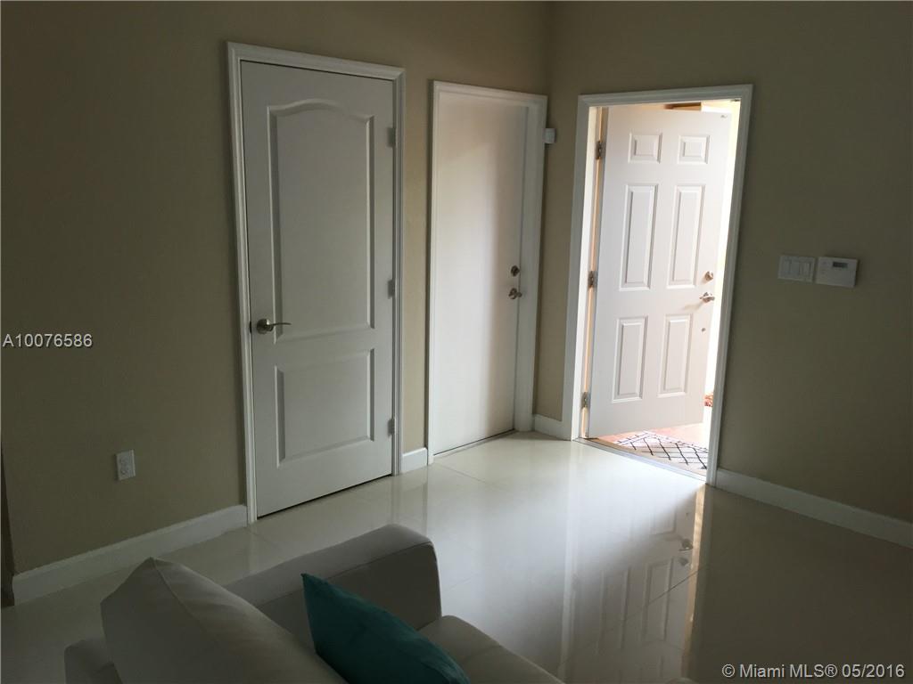 Emerald Lakes - Residential Lease