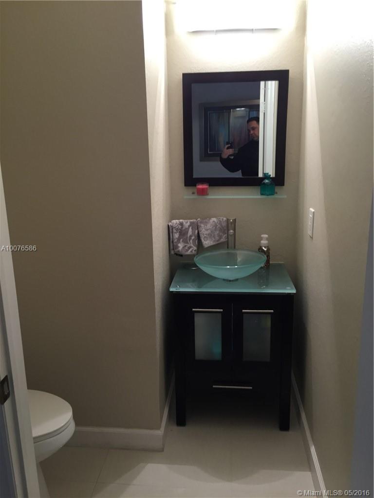 Emerald Lakes - Residential Lease