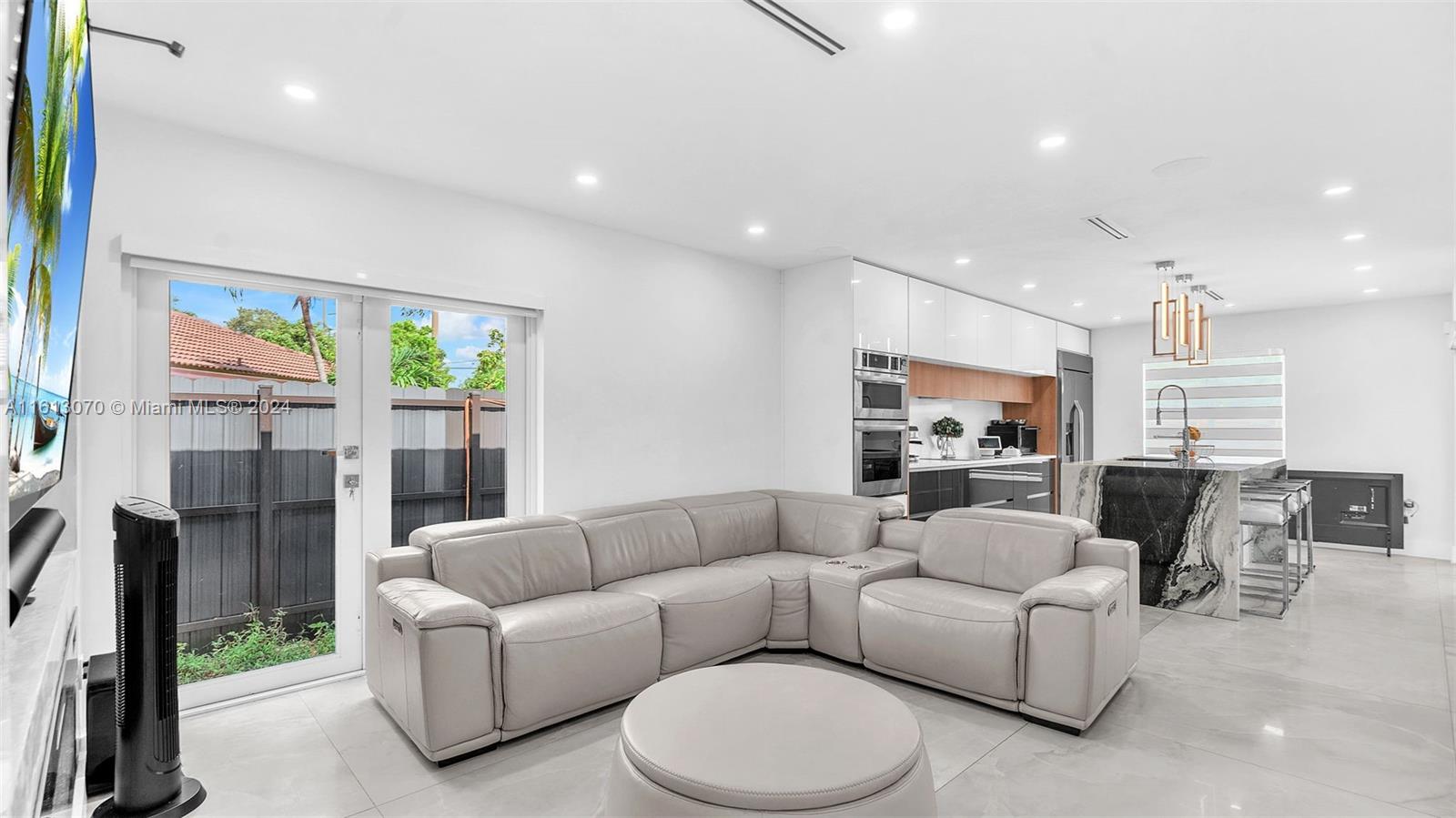LAGUNA PONDS SEC I - Residential