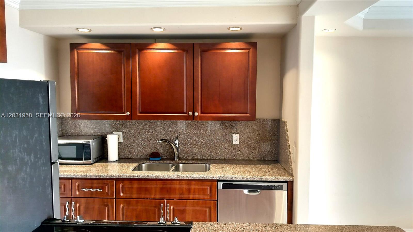 KEYSTONE TOWERS CONDO - Residential