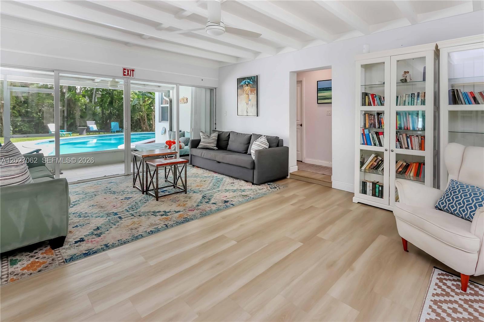HOLLYWOOD LAKES SECTION - Residential