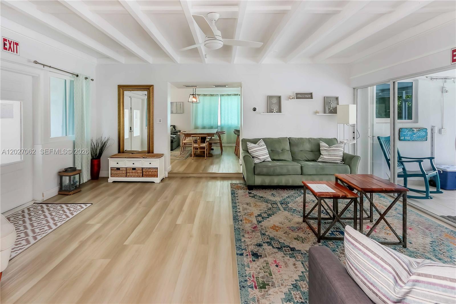 HOLLYWOOD LAKES SECTION - Residential